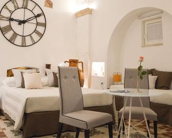 Sangiuliano - Laterza - Habitación
