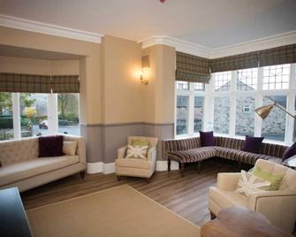 The Derwent Country House, close to Castleton, Hope Valley & Edale. - Bamford - Living room