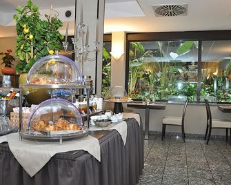 Hotel Comtur - Binasco - Buffet