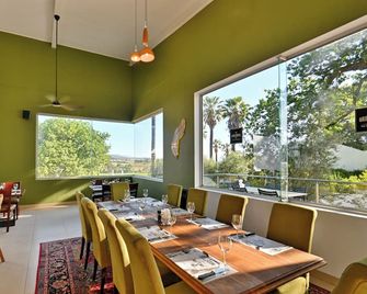 The Coach House At Val Du Charron - Wellington - Restoran