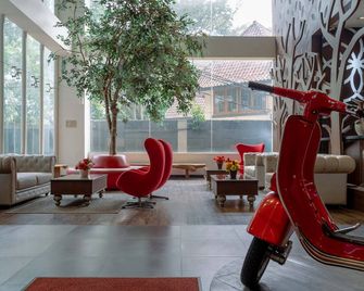 Kalya Hotel Bandung - Bandung - Lounge