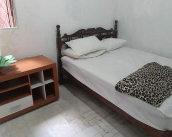 White House - Vitória - Habitación