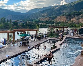 Mountain & Golf View Condo - Complimentary Spa Kit & Local Perks - New Castle