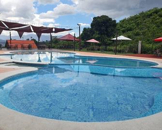 Entre Cerros - Quetzaltenango - Pool