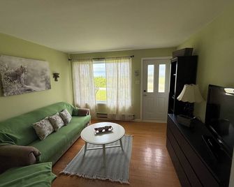 House Ile D'Orleans Chez Joe - Saint-Laurent-de-L'île-d'Orléans - Living room