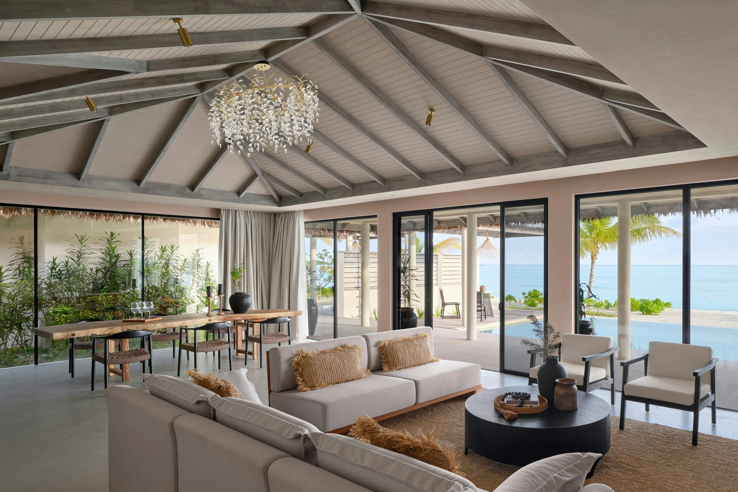 هوليداي أيلاند ريزورت آند سبا