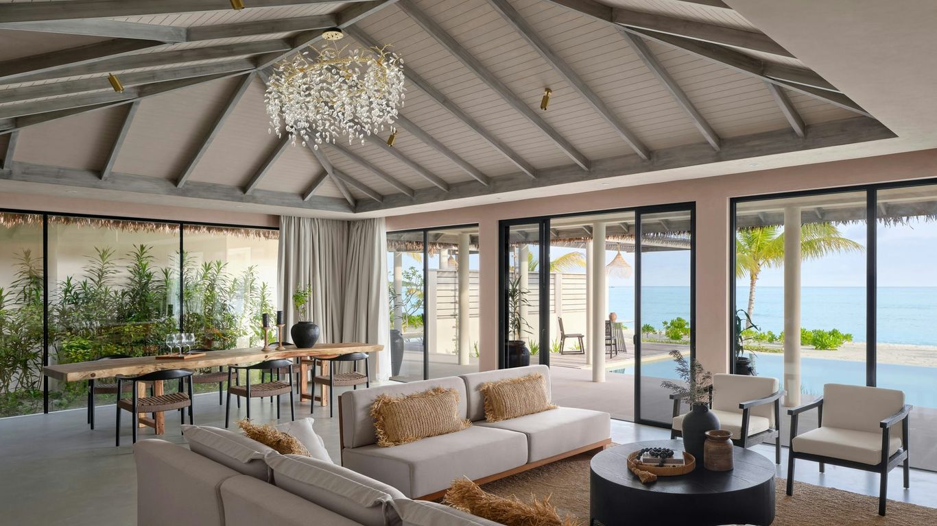 Holiday Island Resort & Spa