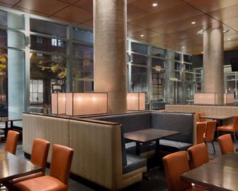 Embassy Suites by Hilton Montreal - מונטריאול - מסעדה