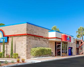 Days Inn by Wyndham Bradenton - Near the Gulf - Bradenton - Bygning