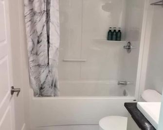Quiet Haven - One-Bedroom Suite - Riverview