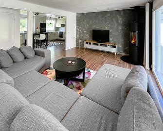 3 Bedroom Beautiful Home In Gislaved - Gislaved - Sala de estar