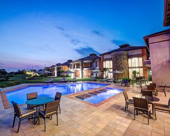 Royal Marang Hotel - Rustenburg - Building