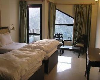 The Citadel Resorts - Pālampur - Camera da letto