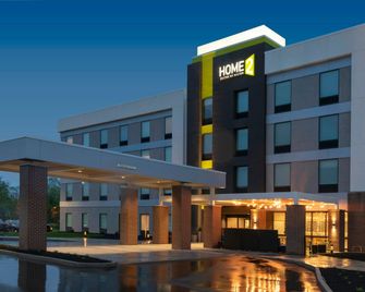 Home2 Suites by Hilton Indianapolis Airport - Indianapolis - Building