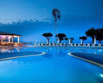 Pernera Beach Hotel - Protaras - בריכה