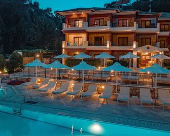 Dracos Hotel - Parga - Kolam