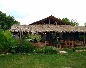 See-Kee-Hor Cafe And Hostel - Siquijor - Patio