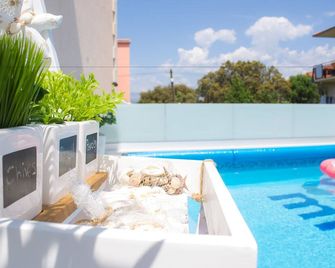 Villa Midea - Supetar - Basen