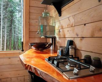 Off-Grid Micro-Cabin in the Heart of Albert County - Riverside-Albert - Cocina