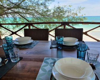 Lilli's House - delightful and comfortable beachfront holiday home- Casa Papaya - Kiwengwa - Balcony