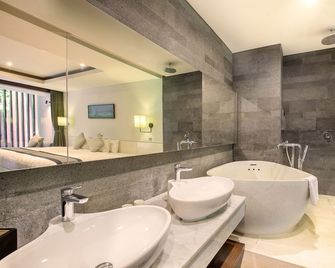 Watermark Hotel & Spa Bali - Kuta - Baño