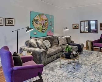 The Home Collection - Lamar Avenue - Charlotte - Living room