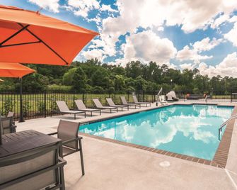 La Quinta Inn & Suites by Wyndham Opelika Auburn - Opelika - Pool