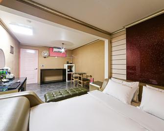 Tongyeong Valentine - Tongyeong - Habitación