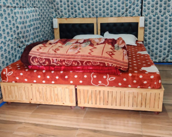 Mahadev River Side Camps - Kasol - Bedroom