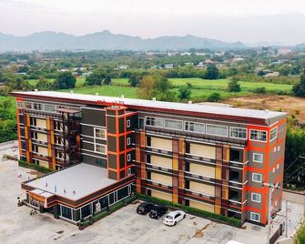 Pt Grand Hotel - Kanchanaburi - Gebäude