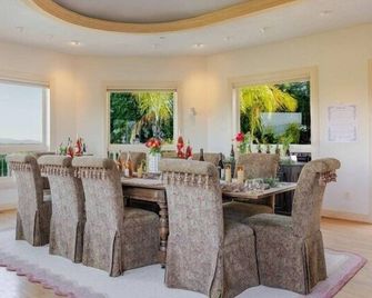 Healdsburg Luxury Villa Estate | Private Boutique Stay Near Plaza & Wineries - Healdsburg