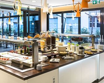 Art Hotel Szeged - סגד - בופה