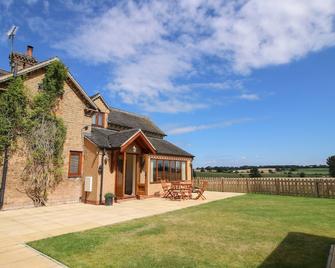 Ellenhall Farm Cottage - Stafford - Building