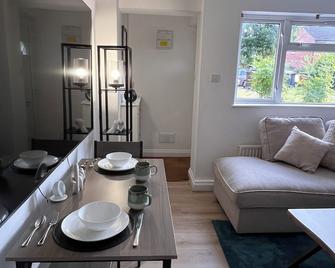 Bibis Home - Hertford - Hertford - Dining room