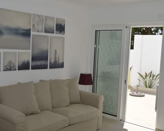 New villa very close to the beach, complete - Vila Nova de Cacela - Living room