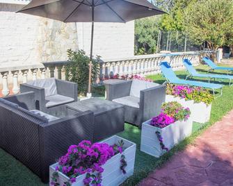 Villa Fuji Sierra de la Pandera - Jaén - Patio