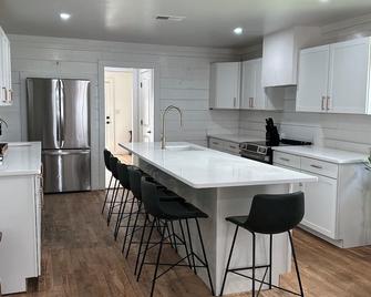Rustic Lux in Albany, TX - Albany - Cocina