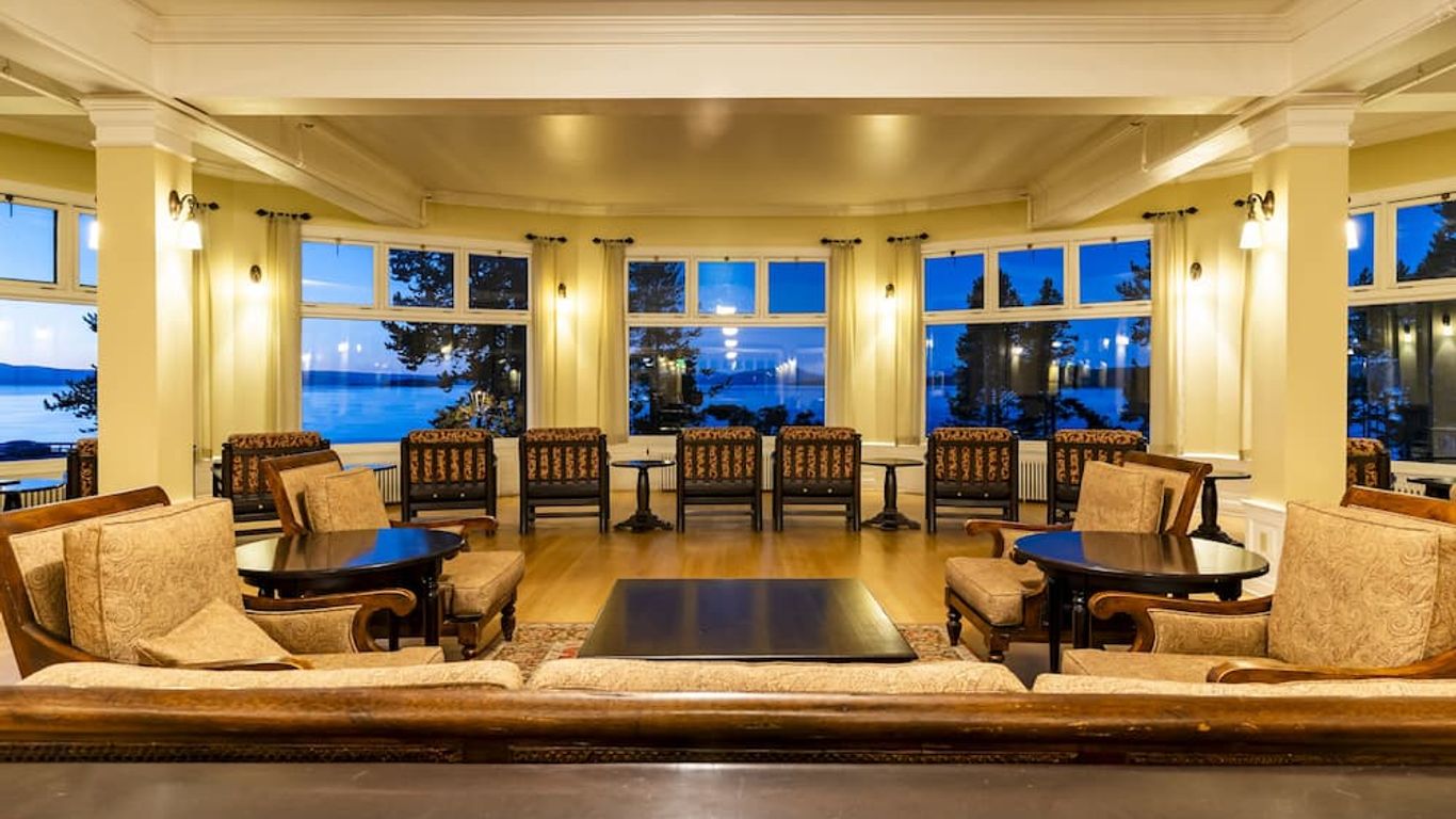 Lake Yellowstone Hotel & Cabins