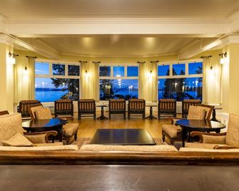 Lake Yellowstone Hotel & Cabins - Lake - Lounge