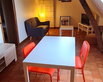 Apparently historic in the center of Saumur - Saumur - Essbereich