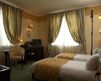 Koronna Hotel - Timişoara - Slaapkamer