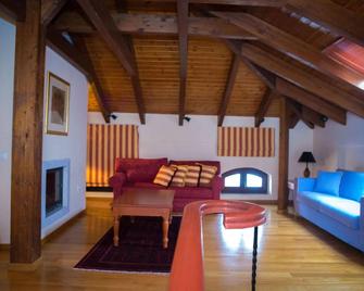 Maritsas Hotel & Suites - Portaria - Living room