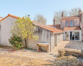 La Maison de Retz - 400m centre - Jardin - Villeneuve-en-Retz - Building