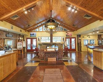 One Bedroom, Luxury Lodge, Branson, Missouri (2541797) - Ridgedale - Lobby