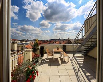 Salvator Superior Apartments - Prague - Balcony