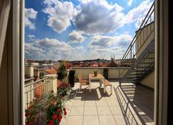 Salvator Superior Apartments - Prague - Balcony