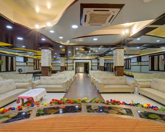 OYO 9658 Hotel Madhuram - Patna - Lobby