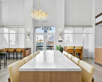 Homewood Suites by Hilton Carlsbad-North San Diego County - קרלסבאד - מסעדה