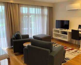Port Campbell Parkview Motel & Apartments - Port Campbell - Olohuone