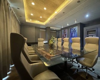 Roots Hotel Apartment - Accra - Meetingruimte